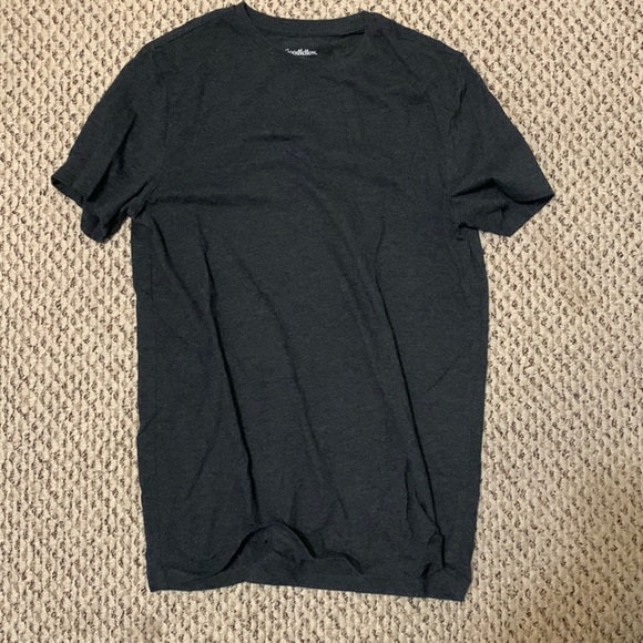 Batch of 9 mens small short and long sleeve t shirts. Used and in good shape. - Picture 1 of 9